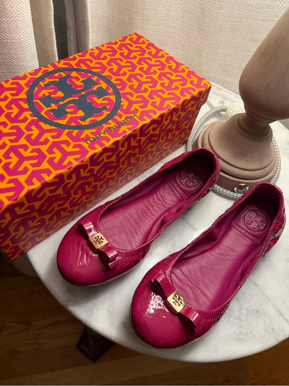 Tory Burch Fuchsia Patent Leather Ballet Flats with Logo Bow